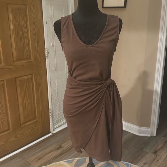 Gilli Dresses & Skirts - NWT - Gilli/Stitch Fix Brown Faux Wrap Dress